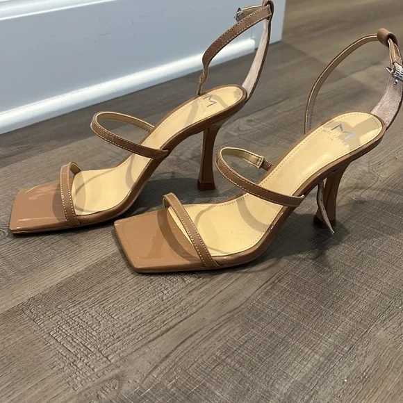 Marc Fisher leather heel. - Picture 2 of 4